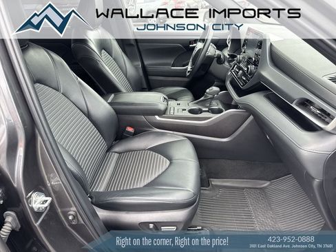 Used 2022 Toyota Highlander XSE FWD image 38