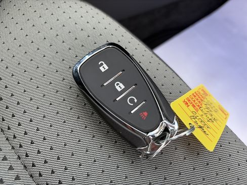 Used 2024 Chevrolet Trax LT w/ Driver Confidence Package FWD image 9