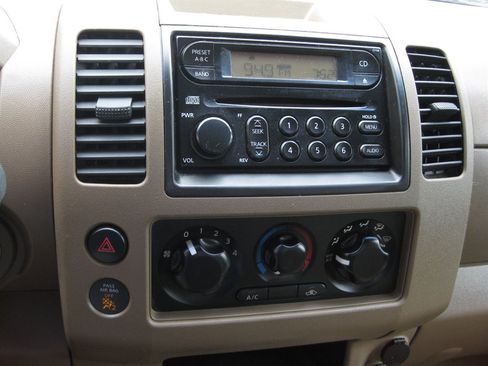 Used 2005 Nissan Frontier SE w/ (P01) Power Pkg RWD image 18