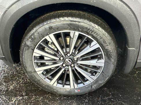 New 2026 Nissan Pathfinder Platinum image 10