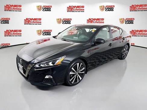 Used 2021 Nissan Altima 2.5 SR w/ SR Premium Package FWD image 13