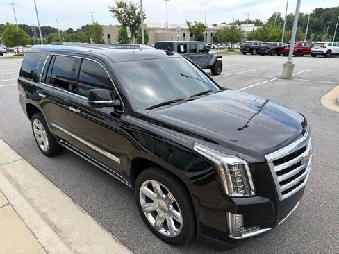 Used 2016 Cadillac Escalade Premium AWD/4WD image 8
