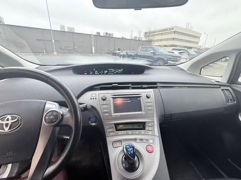 Used 2013 Toyota Prius Three image 16