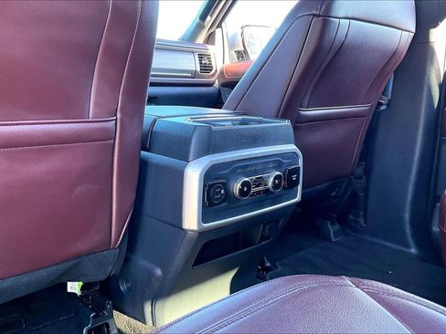 Used 2023 Ford Expedition Limited image 34