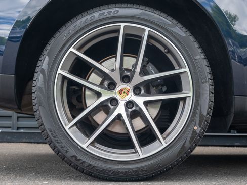 Used 2023 Porsche Macan AWD/4WD image 14