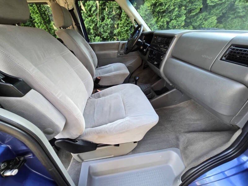Used 1999 Volkswagen Eurovan MV FWD image 19