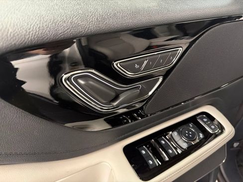Used 2026 Lincoln Aviator AWD image 27