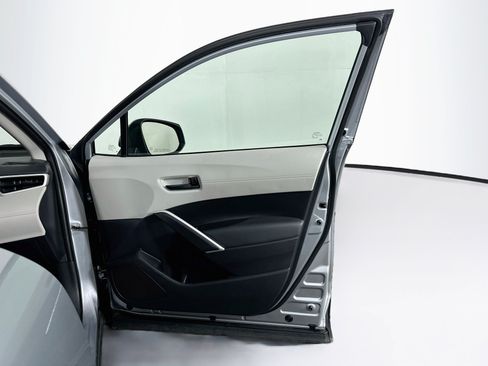 Used 2026 Toyota Corolla Cross L FWD image 30