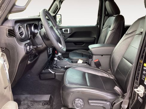 Used 2023 Jeep Gladiator Overland w/ LED Lighting Group image 23