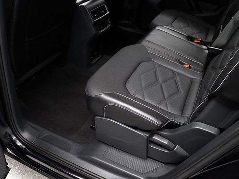 Used 2024 Volkswagen Atlas SE image 28