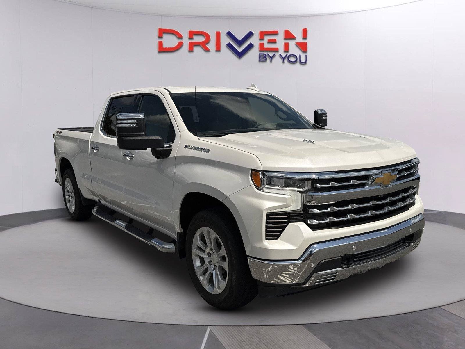 Used 2023 Chevrolet Silverado 1500 LTZ w/ Technology Package AWD/4WD image 2