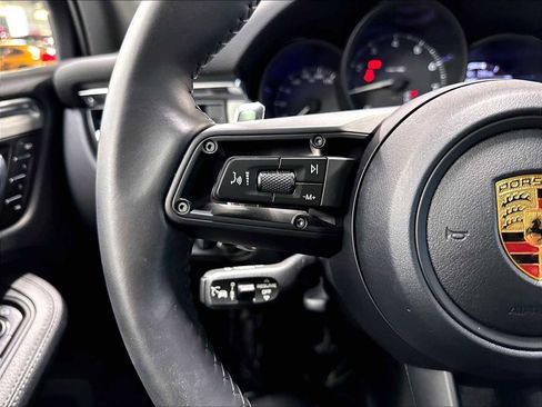 Used 2026 Porsche Macan AWD/4WD image 21
