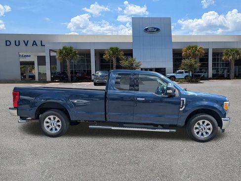 Used 2017 Ford F250 Lariat w/ Chrome Package RWD image 3