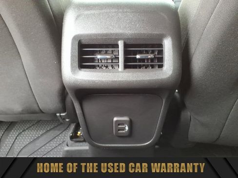 Used 2023 Chevrolet Equinox LT image 30