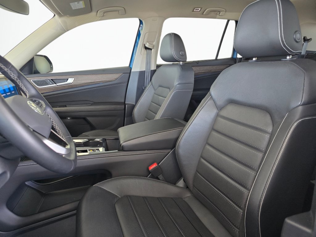 Used 2025 Volkswagen Atlas SEL AWD/4WD image 19