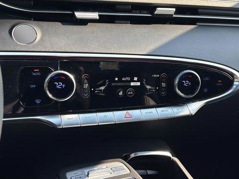 Used 2022 Genesis GV70 3.5T Sport w/ Sport Prestige Package image 33