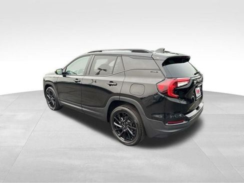 Used 2024 GMC Terrain SLE w/ Elevation Edition FWD image 7