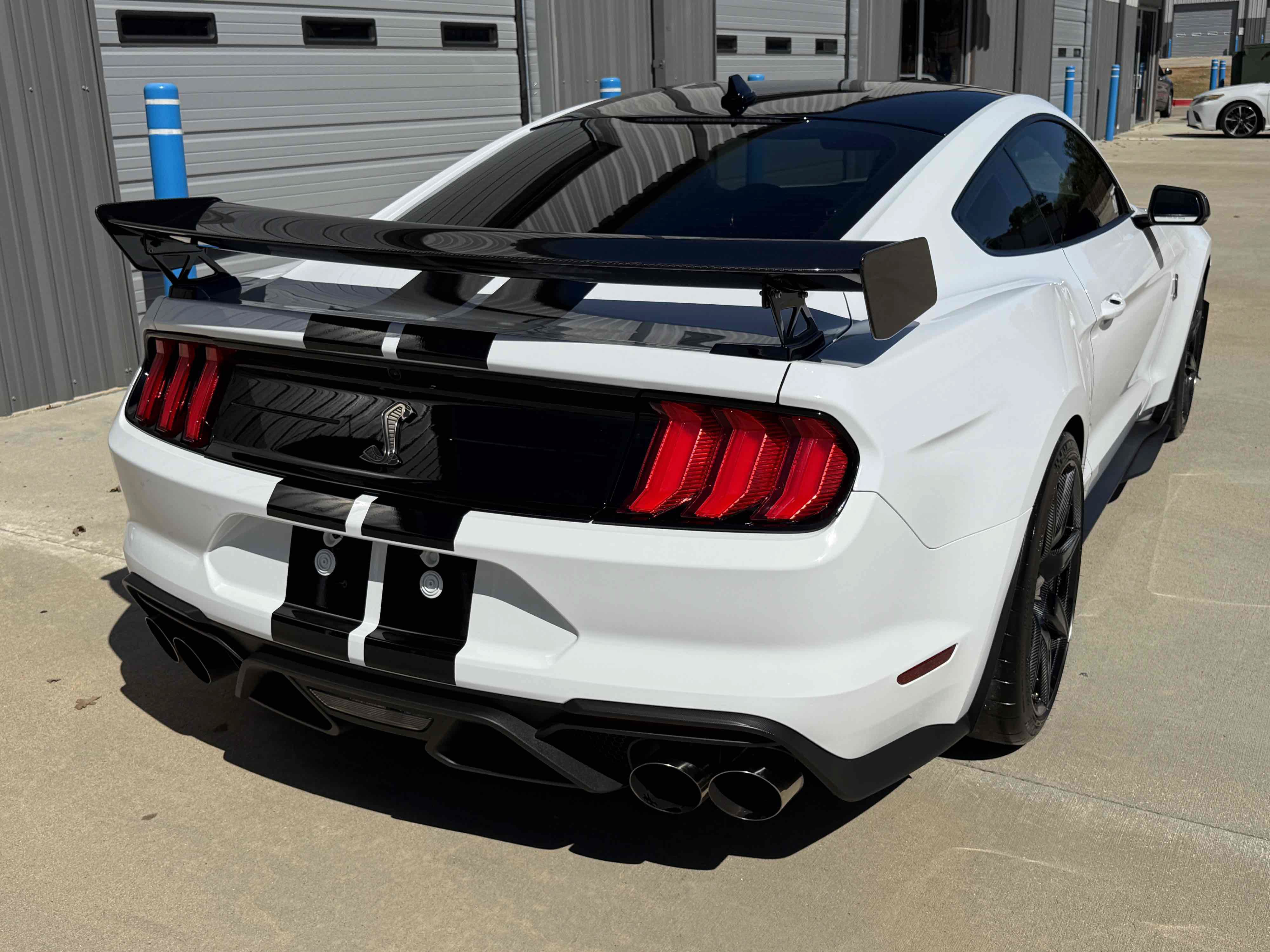 Used 2021 Ford Mustang Shelby GT500 w/ Carbon Fiber Track Pack RWD image 56