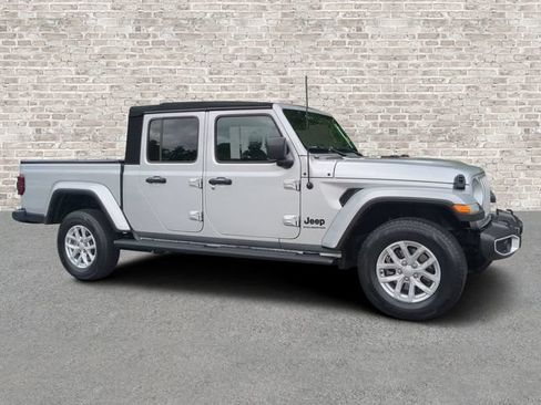 Used 2023 Jeep Gladiator Sport AWD/4WD image 1