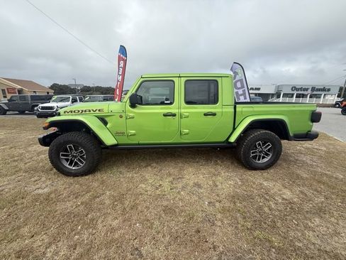 New 2025 Jeep Gladiator Mojave image 4