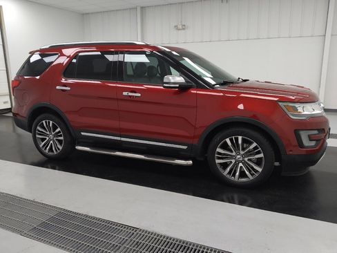 Used 2017 Ford Explorer Platinum image 11