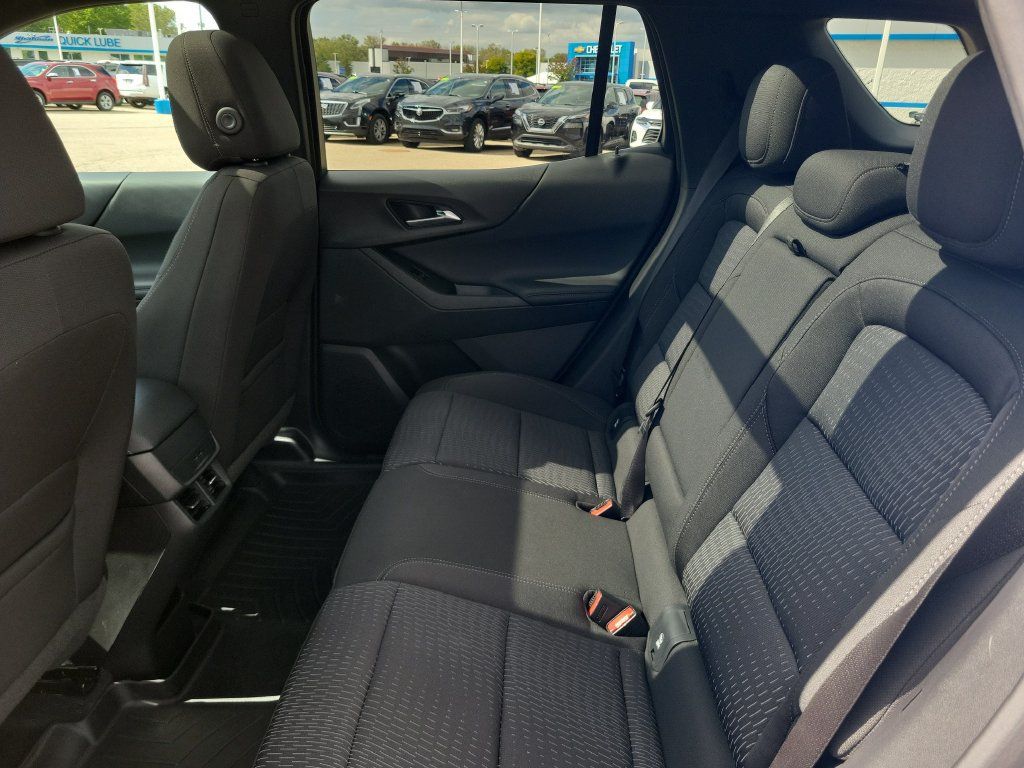 Used 2025 Chevrolet Equinox LT AWD/4WD image 25