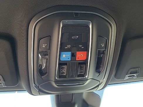 New 2025 Jeep Grand Cherokee L Altitude image 37