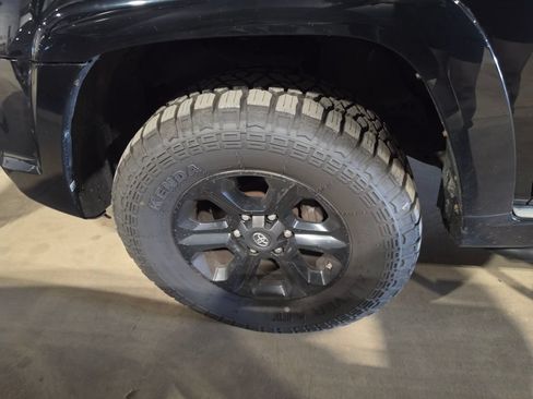 Used 2011 Toyota 4Runner SR5 w/ Premium Pkg w/Leather AWD/4WD image 3