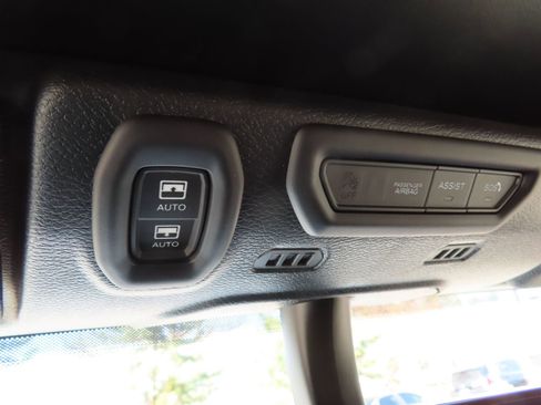 Used 2023 Jeep Wrangler Unlimited Sahara AWD/4WD image 38