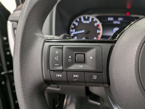 Used 2023 Nissan Rogue SV image 16