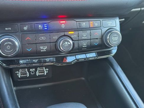 Used 2023 Dodge Durango GT image 32