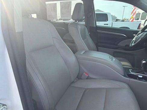 Used 2018 Toyota Highlander Limited AWD/4WD image 10