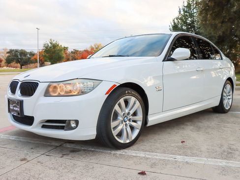 Used 2011 BMW 335i xDrive Sedan image 3