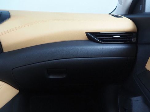 Used 2024 Nissan Sentra SV w/ SV Premium Package image 40