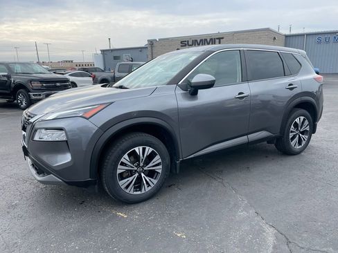 Used 2023 Nissan Rogue SV image 6