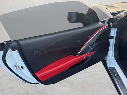 Used 2014 Chevrolet Corvette Stingray Coupe image 10