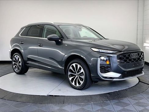 New 2026 Audi Q3 quattro 2.0T AWD/4WD image 4