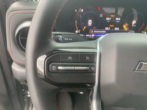 Used 2026 Chevrolet Colorado Z71 w/ Technology Package AWD/4WD image 17