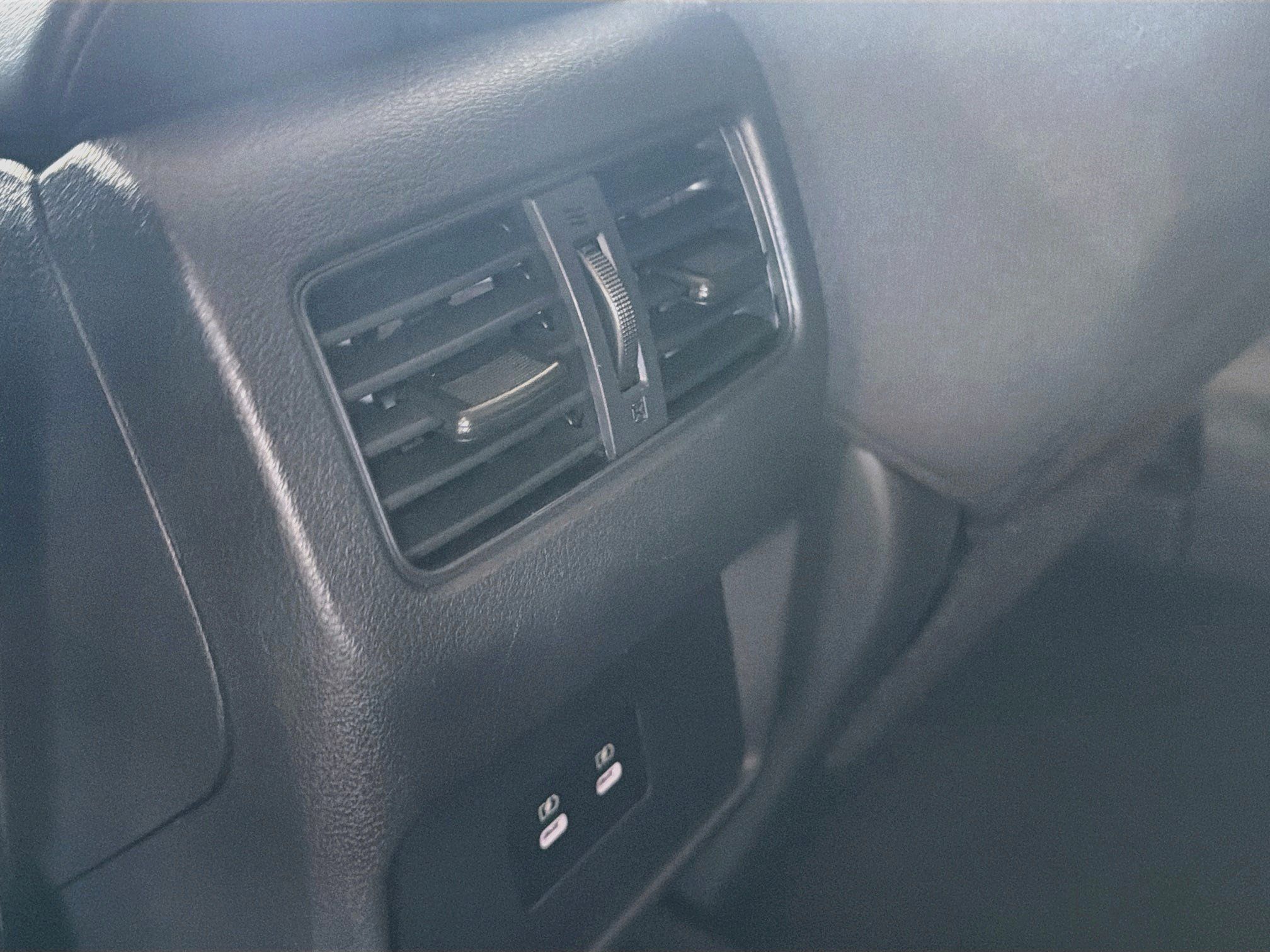 Used 2025 Nissan Rogue SV AWD/4WD image 26