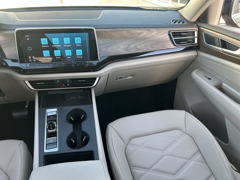 New 2026 Volkswagen Atlas SE FWD image 12
