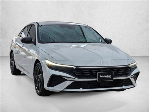 New 2026 Hyundai Elantra SEL Sport FWD image 7