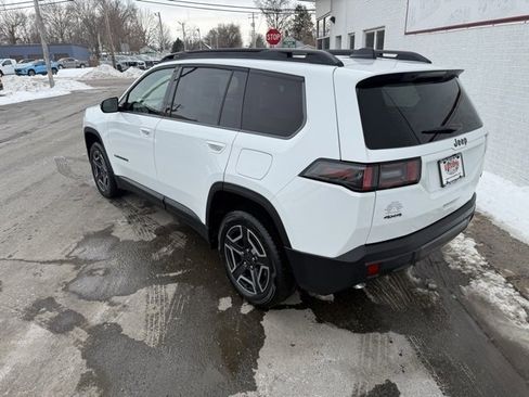 New 2026 Jeep Cherokee Laredo image 7