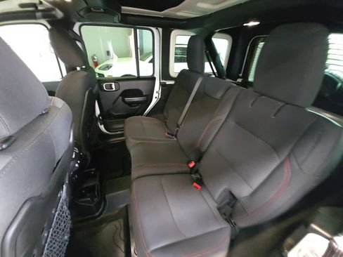 Used 2019 Jeep Wrangler Unlimited Rubicon AWD/4WD image 22