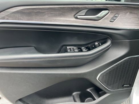 Used 2022 Jeep Grand Cherokee Overland image 42