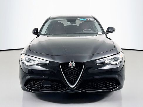 Used 2018 Alfa Romeo Giulia Ti Sport w/ Quick Order Package 22U Sport RWD image 2
