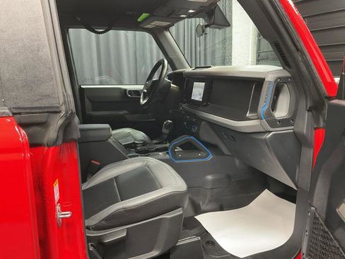 Used 2023 Ford Bronco Black Diamond image 10