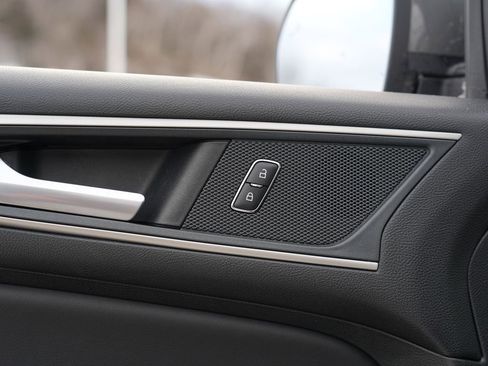 Used 2024 Ford Edge SEL image 19