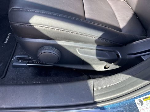 Used 2025 MAZDA MAZDA3 s image 11