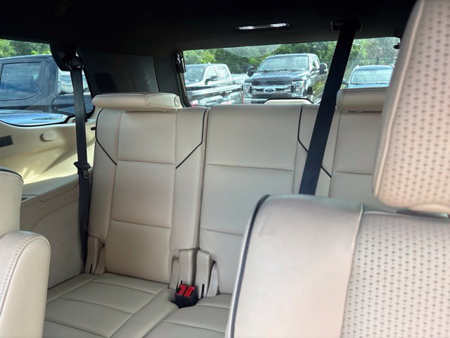 Used 2022 Cadillac Escalade Premium Luxury AWD/4WD image 10