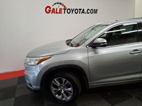 Used 2015 Toyota Highlander XLE image 4
